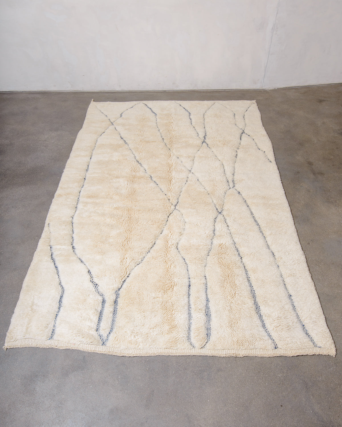 Modern, designer, handcrafted 100% sheep’s wool Berber rug from Morocco. Beni M’rirt carpet with beautiful colours and patterns and fluffy wool texture.